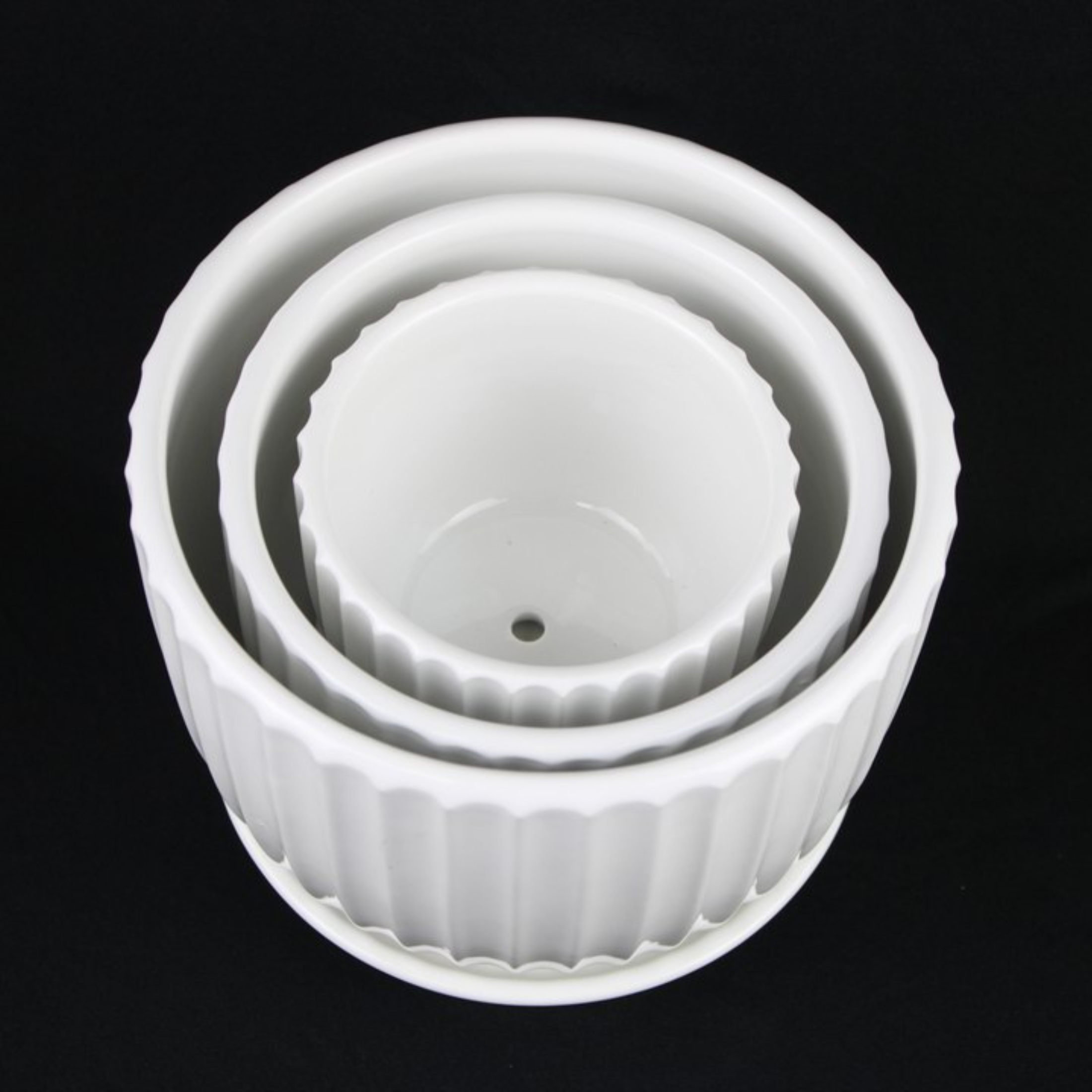 3-Piece White Ceramic Fluted Planter Pot Set